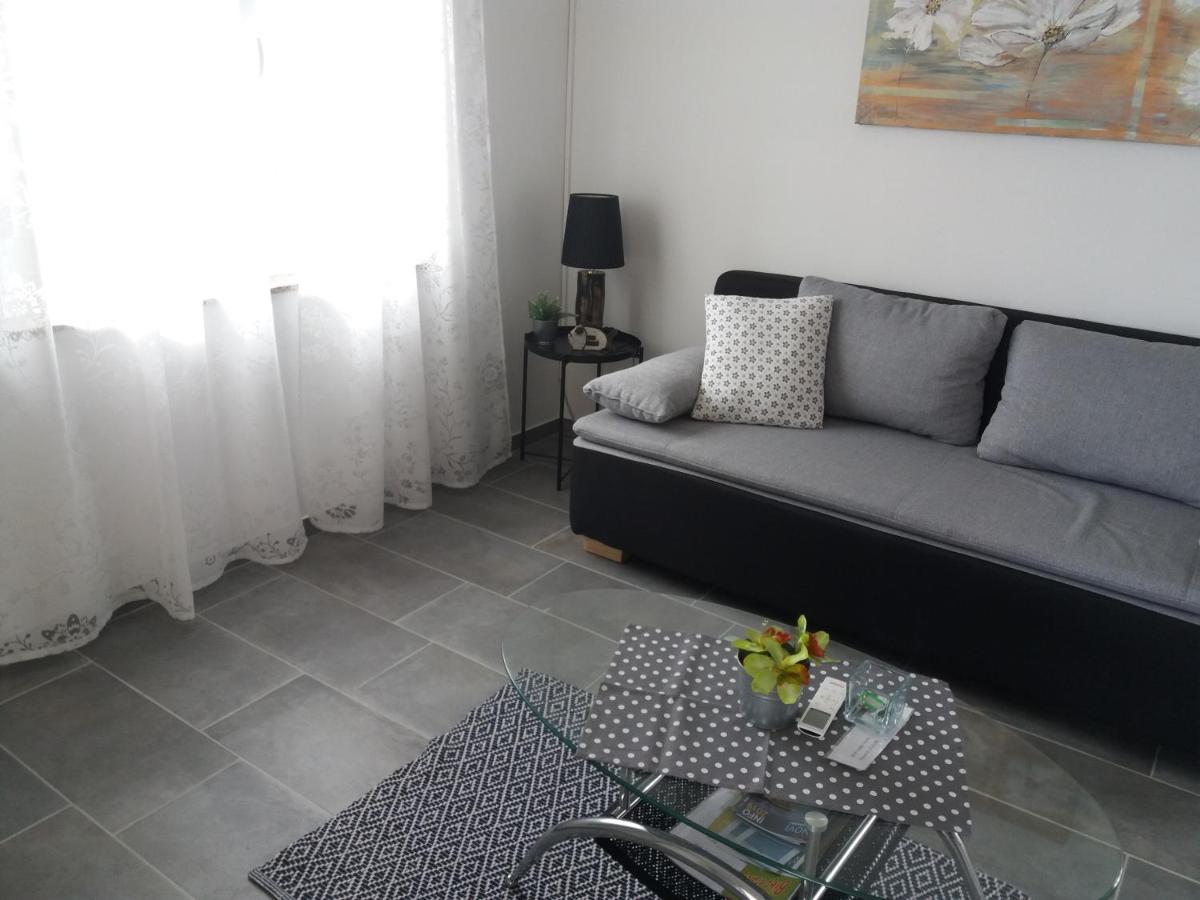 Nina Seaview Apartment Novi Vinodolski Exterior photo