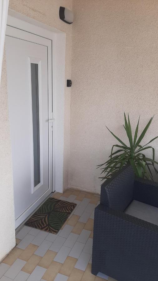 Nina Seaview Apartment Novi Vinodolski Exterior photo